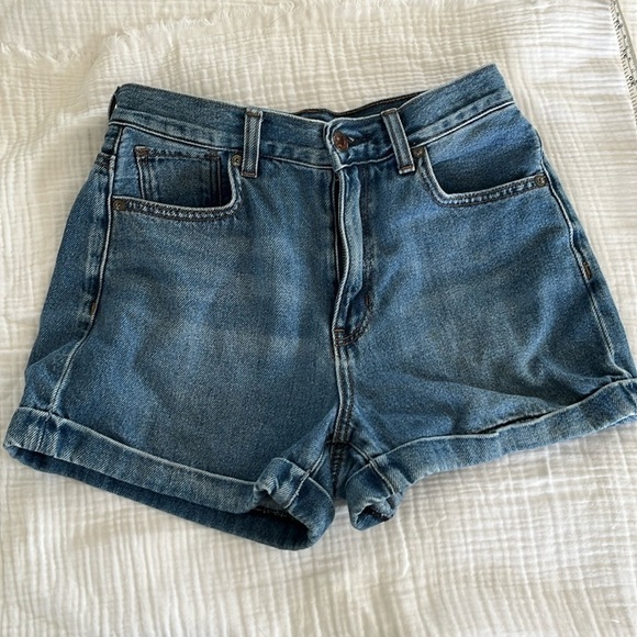 American Eagle Women's High Rise Mom Jean Denim Shorts - Picture 1 of 4